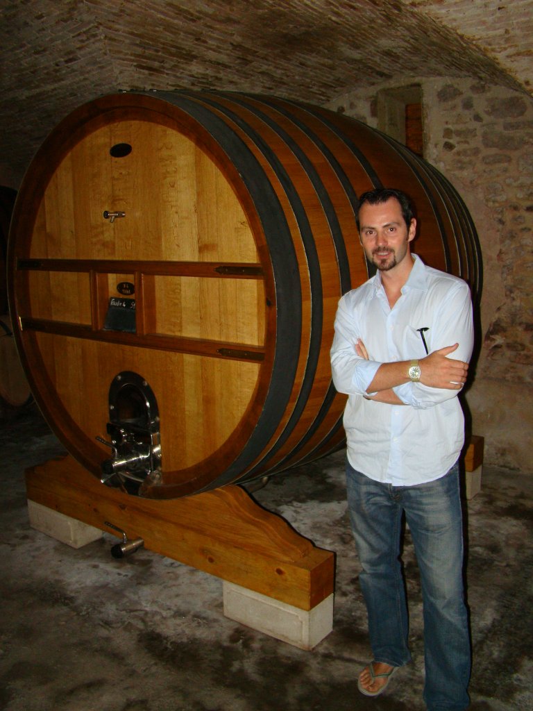 Large oak barrel format