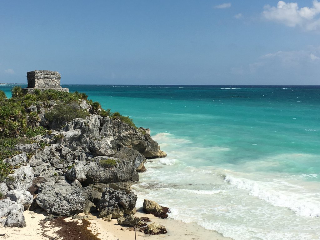The greatest attraction at the Tulum Ruins is its location